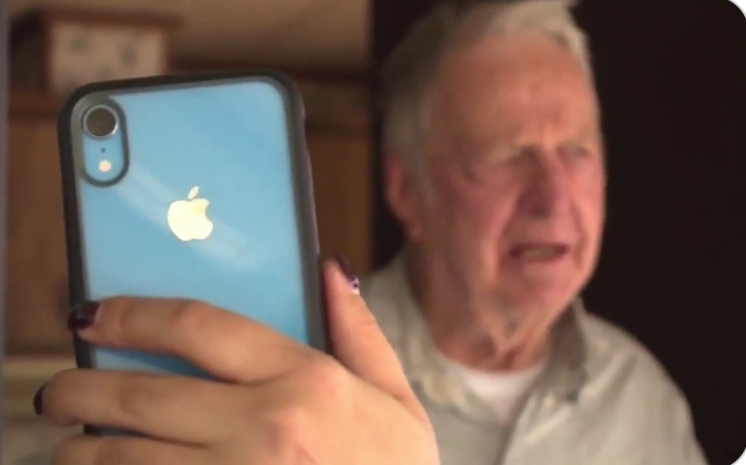 TikTok users raise $12,000 for 89 yr old pizza delivery guy